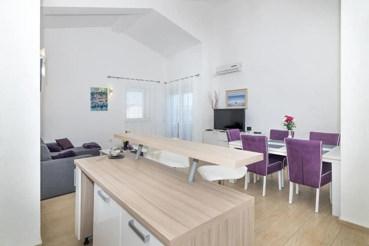 Apartment Perla Dinjiska Croatia